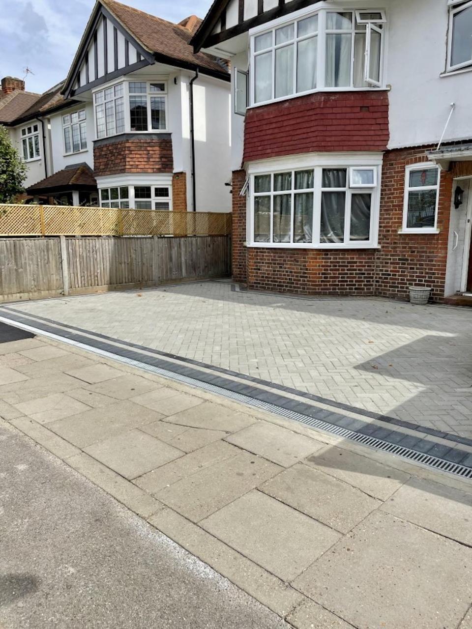 לונדון Lovely Garden Apartment In Wimbledon Town Centre With Private Parking By Wimbledon Holiday Lets מראה חיצוני תמונה